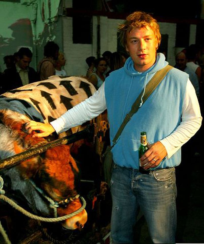 Jamie Oliver. The Sun hélt því fram að kokkurinn frægi hefði lýst yfir stuðningi við Latabæ og Orkuátakið.