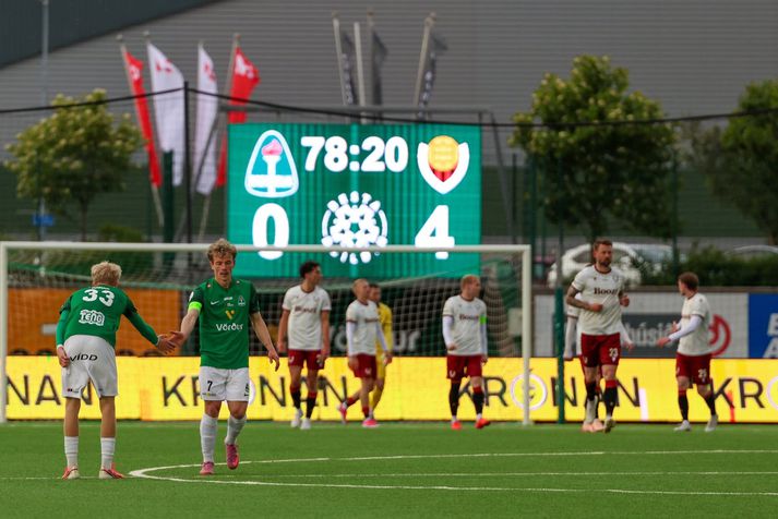 Höskuldur Gunnlaugsson gaf Arnari Bjarka fimmu fyrir að minnka muninn í 4-1 en það dugði skammt fyrir Blika.