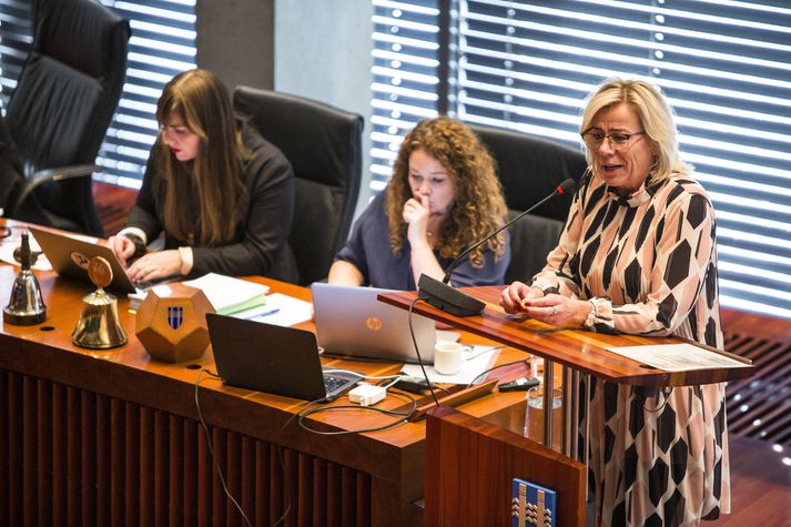 Vigdís Hauksdóttir, oddviti Miðflokksins, var ekki sátt við að undirrita ársreikninginn. 