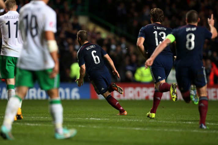 Shaun Maloney fagnar sigurmarkinu.