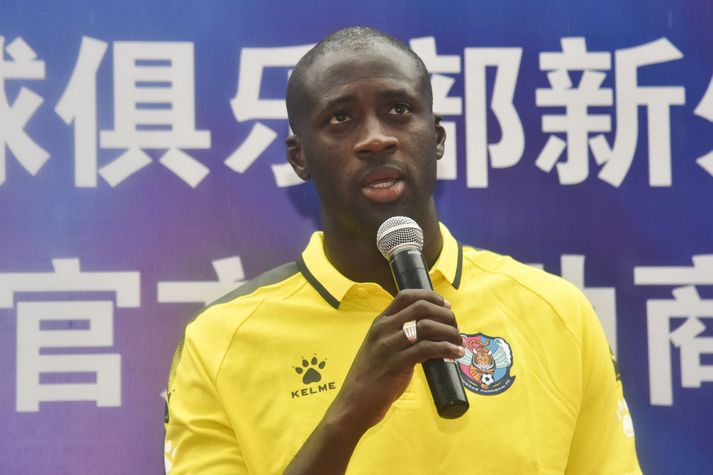 Yaya Toure með míkrafóninn.