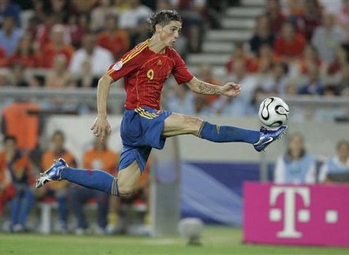Fernando Torres leikur listir sínar í leik Spánar og Túnis á HM 2006.