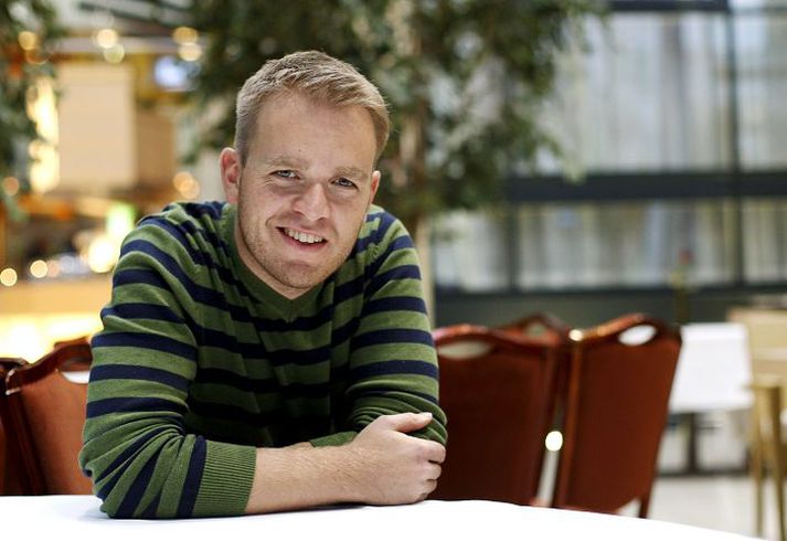 Guðmundur Gunnarsson er horfinn af skjánum og sinnir skyldum sínum sem faðir í fæðingarorlofi. 