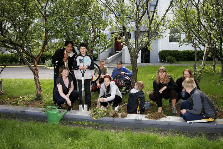 Hluti hópsins sem býður þeim sem á þurfa að halda hjálp án endurgjalds.