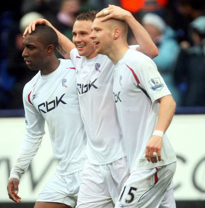 Grétar með Matt Taylor og Jlloyd Samuel.