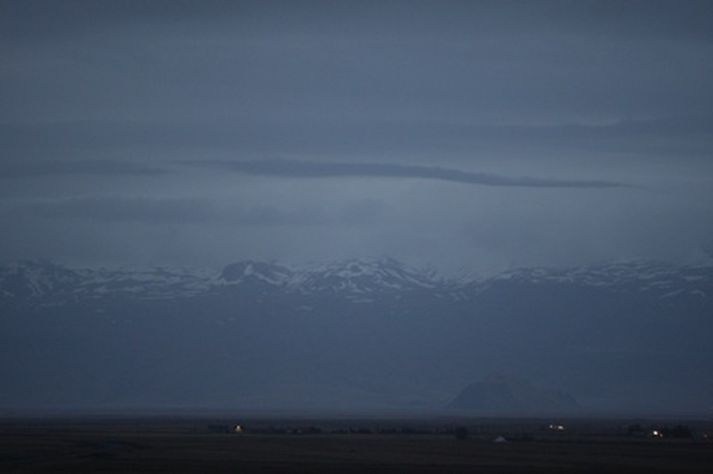 Mikið mistur er yfir Eyjafjallajökli. Mynd/ Vilhelm.