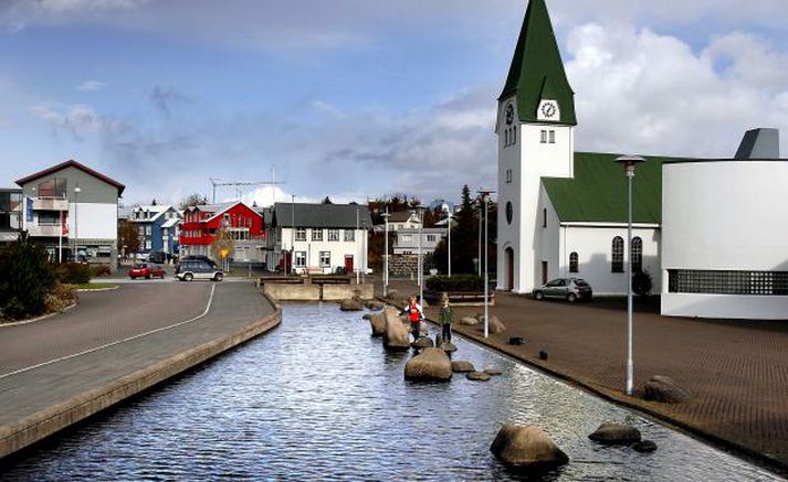 Laun bæjarstjórans standa þó nokkuð í stað milli ára.