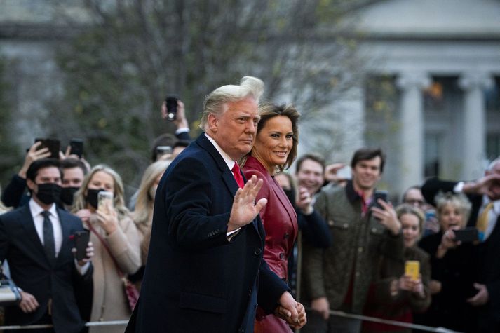 Trump og eiginkona hans Melania Trump halda frá Hvíta húsinu í dag en þau voru á leið til fundar með stuðningsmönnum Trump í Georgíuríki.