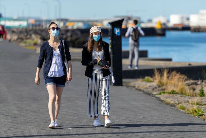 Sumarkomuna á norðurhvelinu ætti ekki að nota til að færa rök fyrir afléttingu sóttvarnaaðgerða í kórónuveirufaraldrinum, að mati skýrsluhöfunda Alþjóðaveðurfræðistofunarinnar.