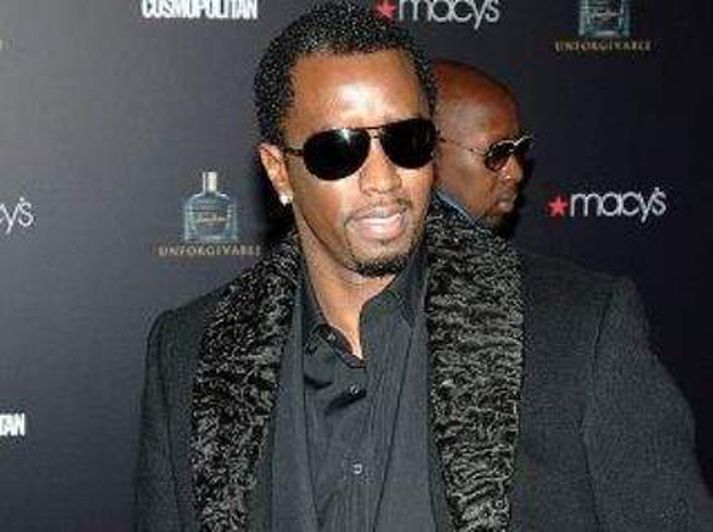 p diddy P Diddy ætlar að kenna bresku hljómsveitinni Arctic Monkeys að rappa.