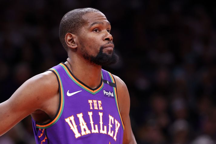 Kevin Durant hefur ekki gert stóra hluti með liði Phoenix Suns þrátt fyrir að spila þar með öðrum stórstjörnum.