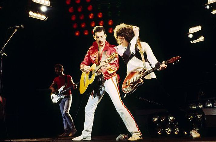 Freddie Mercury og Brian May voru góðir vinir á meðan Freddie lifði en hann dó úr alnæmi 1991. May segist aldrei hafa grunað að vinur sinn væri samkynhneigður.