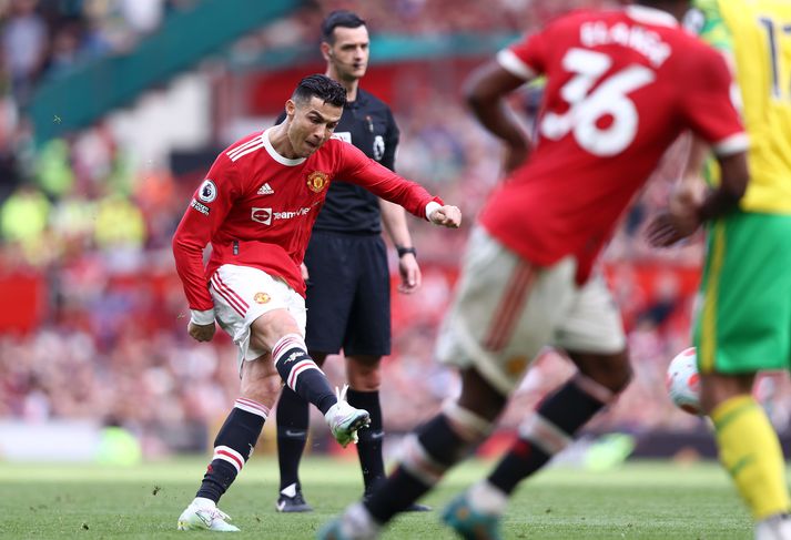 Cristiano Ronaldo skoraði öll þrjú mörk United í dag, en sigurmarkið kom beint úr aukaspyrnu.