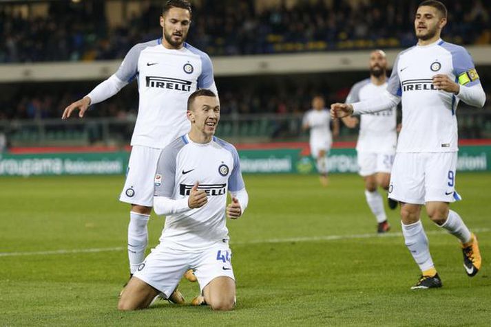 Ivan Perisic fagnar sigurmarki sínu.