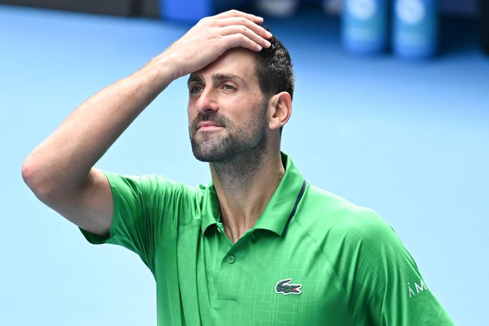 Novak Djokovic var meyr og tilfinningasamur eftir að sætið í úrslitaleiknum var í höfn eftir meira en fjögurra klukkustunda baráttu. 