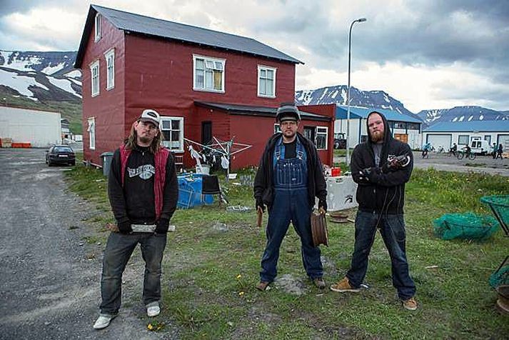 Óli tröllabarn, Geiri glæsimenni og Siggi Bahama við störf sín.