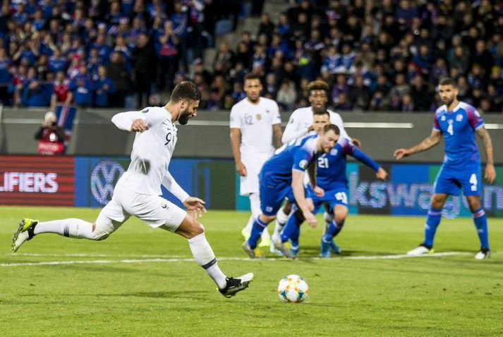 Olivier Giroud tryggir Frökkum 1-0 sigur á Íslandi á Laugardalsvellinum í fyrra.