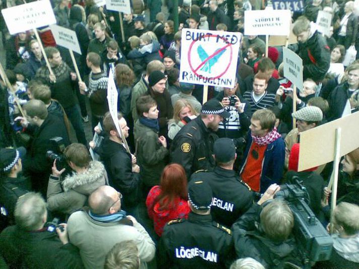 Mótmæli við Alþingishúsið í gær.