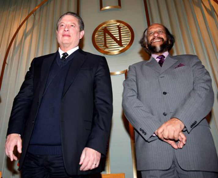 Al Gore og Rajenda Pachauri tóku í dag við friðarverðlaunum Nóbels fyrir baráttu sína í loftlagsmálum.