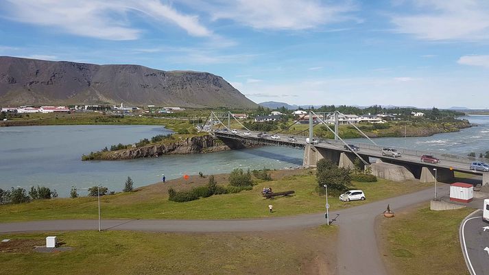 Umferðin gengur hægt að Selfossi.