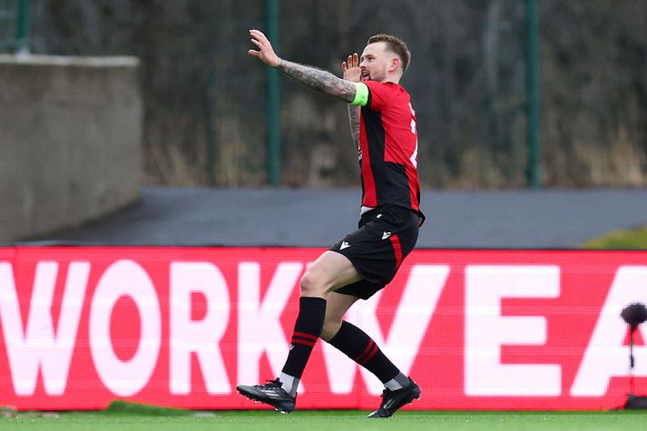 Nikolaj Hansen fagnar marki fyrir Víkings en þau eru orðin 62 í efstu deild sem er fyrir löngu orðið félagsmet.