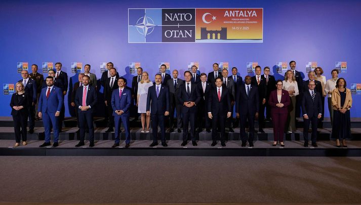Utanríkisráðherrar NATO-ríkja og Mark Rutte, framkvæmdastjóri bandalagsins.
