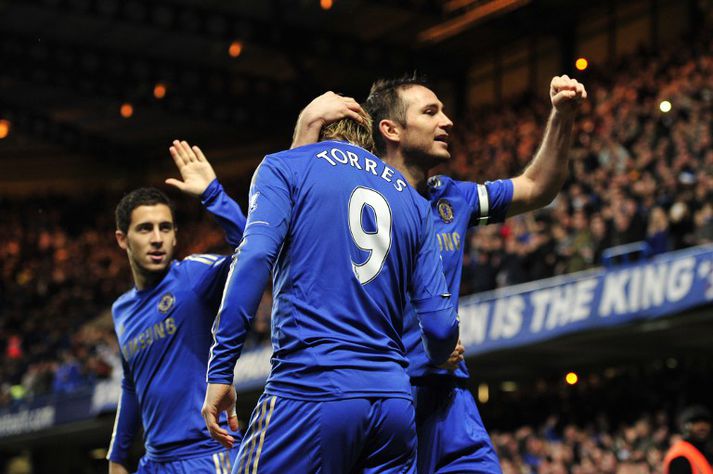 Lampard fagnar marki sínu ásamt Torres og Hazard.