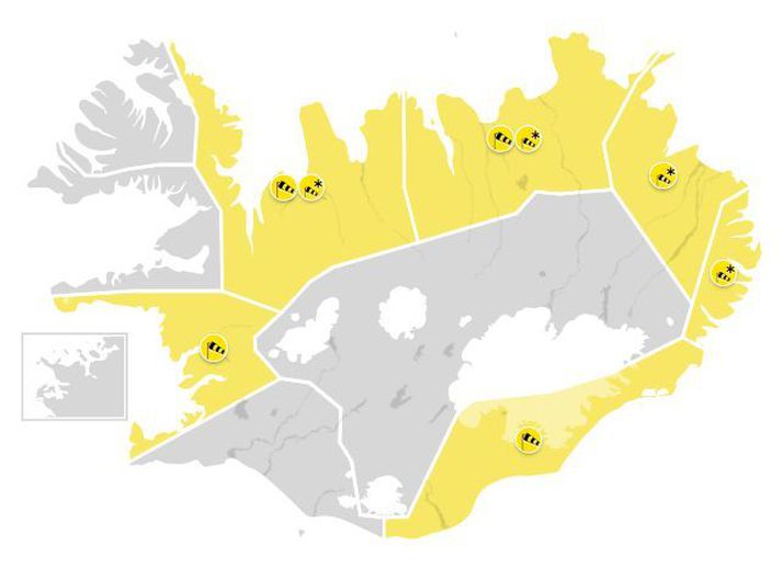 Gular viðvaranir verða í gildi víðast hvar á landinu yfir helgina.