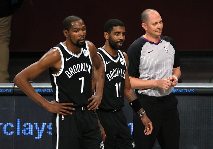 Kevin Durant og Kyrie Irving léku í fyrsta sinn saman hjá Brooklyn Nets þann 13. desember.