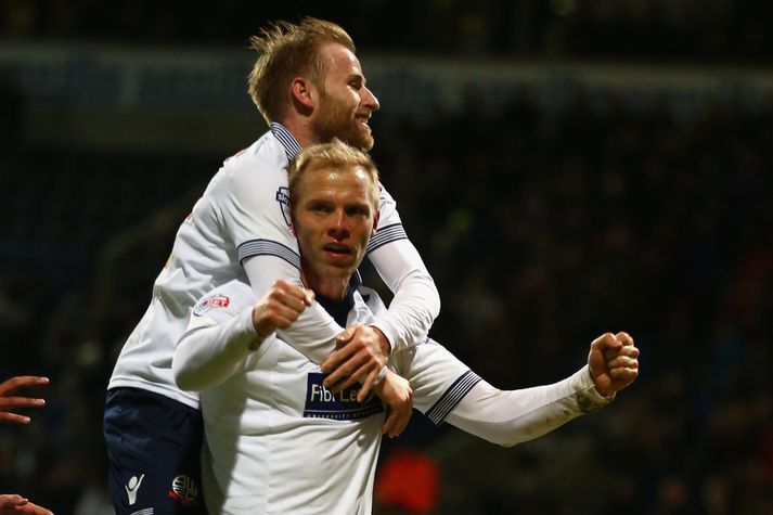 Eiður Smári Guðjohnsen fagnar einu af mörkum sínum fyrir Bolton á síðustu leiktíð.