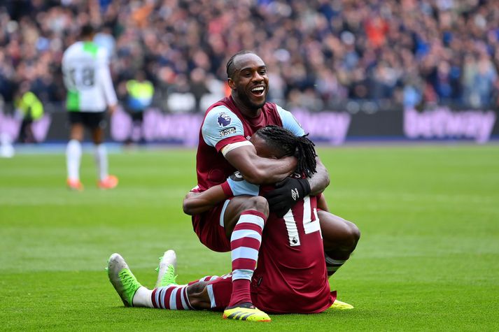 Michail Antonio fagnar jöfnunarmarki sínu gegn Liverpool.