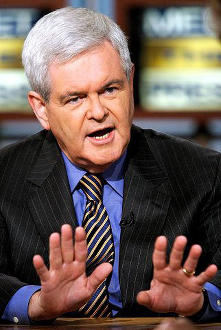 Newt Gingrich sagði ómögulegt að sigra Clinton og lið hennar með herkænsku. Til þes væri það of vel skipulagt og vægðarlaust.