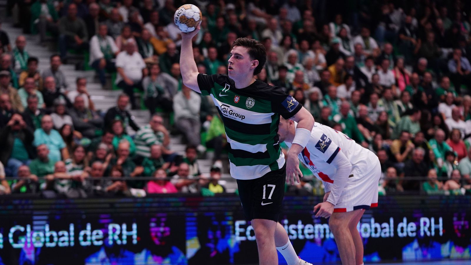 Lið Orra kvartar undan Porto: Eitruð og sterk lykt í klefanum