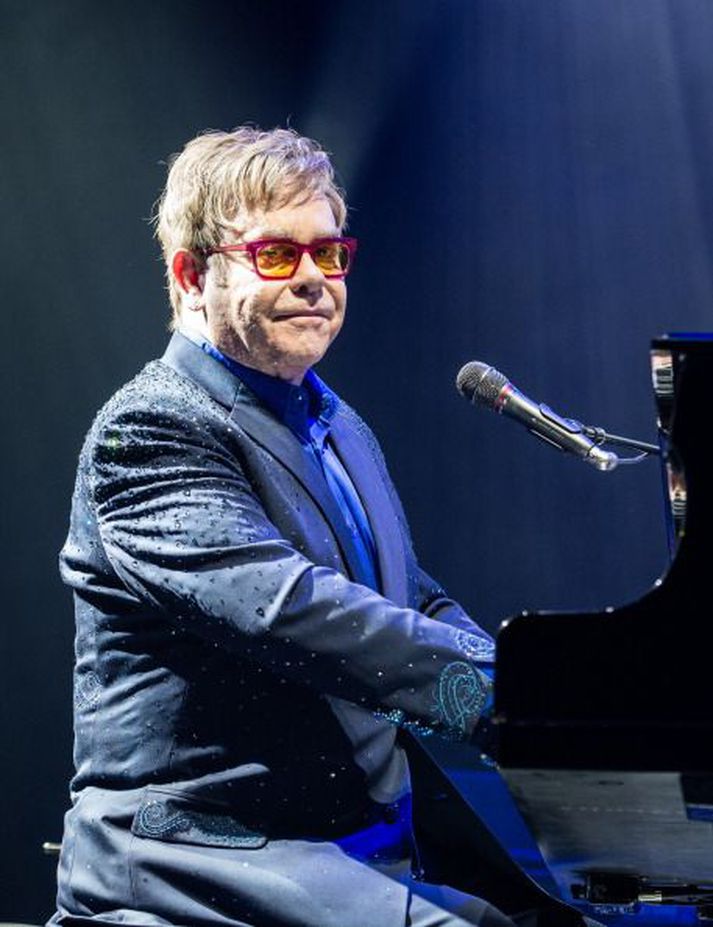 Elton John gefur út tónleika á myndbandsformi.