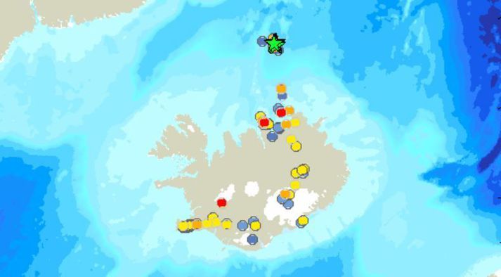 Skjálftarnir urðu vel norður af landinu.