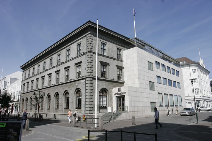 Í fjárlagafrumvarpinu er gert ráð fyrir að allt að 30 prósent hlutur í Landsbankanum verði seldur.