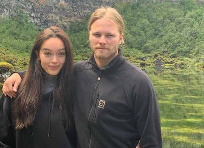 Sophie Gordon og Birkir Bjarnason njóta lífsins á Íslandi þessa dagana.