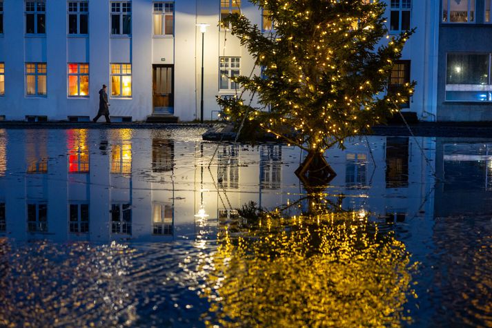 Hiti á landinu verður á bilinu tvö til átta stig.