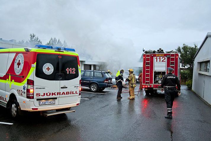 Eigandi bílsins sem kviknaði í telur allt benda til íkveikju. 
mynd/Kristján Jóhann Bjarnason
