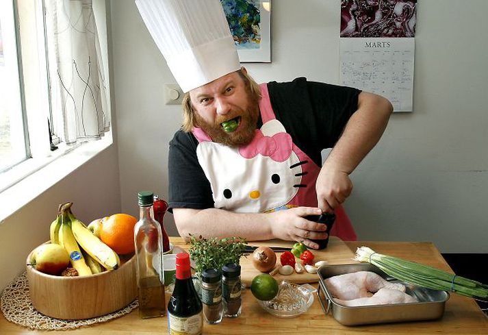 Helgi heldur mikið upp á hina bragðmiklu matarhefð Suðurríkjanna og ræktar chilipipar í glugganum hjá sér.fréttablaðið/gva
