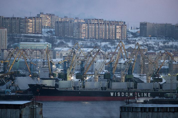 Báturinn var í sjónum skammt frá rússnesku borginni Múrmansk.