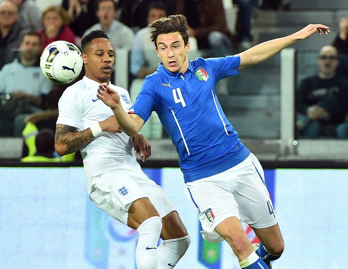 Matteo Darmian er hér í leik með ítalska landsliðinu gegn því enska fyrr á þessu ári.