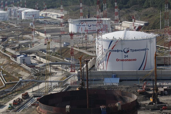 Rússar hafa stöðvað notkun dælustöðvarinnar í Novorossyisk en um tvö prósent af olíu sem seld erí heiminum á ári hverju er sögð fara þar í gegn.