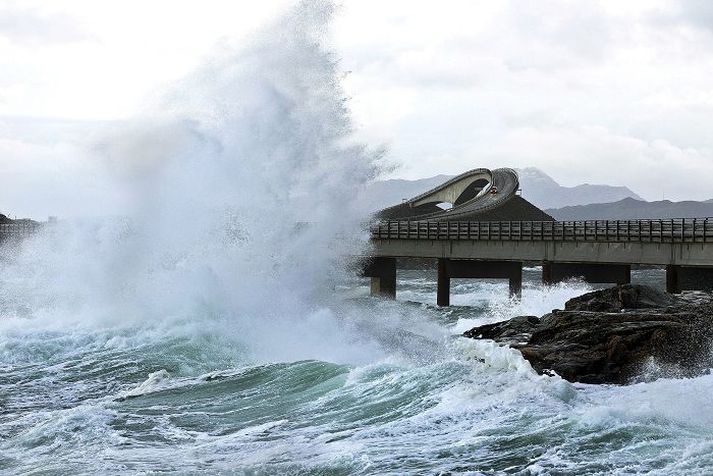 haustlægð Ölduhæðin við Noregsstrendur var 20 metrar í óveðrinu sem gekk yfir um helgina.nordicphotos/afp