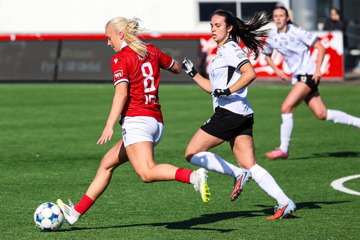 Arnfríður Auður Arnarsdóttir skoraði fyrra mark Vals.