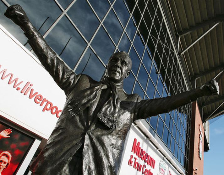 Styttan af Bill Shankly fyrir utan Anfield í Liverpool.