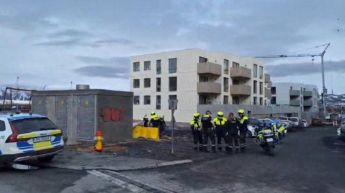 Nokkur fjöldi lögreglumanna var á vettvangi.