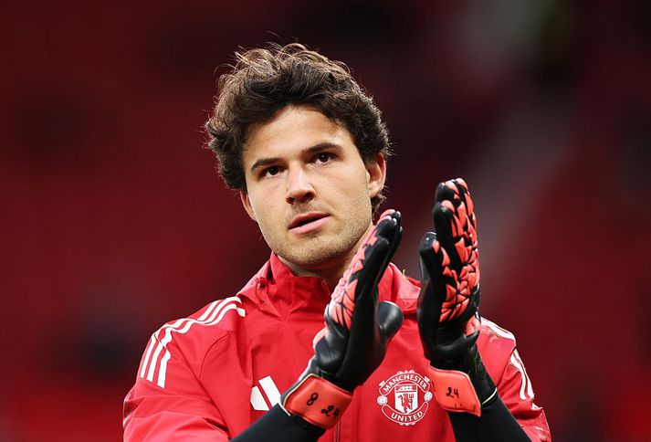 Senne Lammens hefur verið á varamannabekknum eftir komuna til Manchester United.