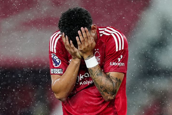 Morgan Gibbs-White og félagar í Nottingham Forest eru að gefa eftir í baráttunni.