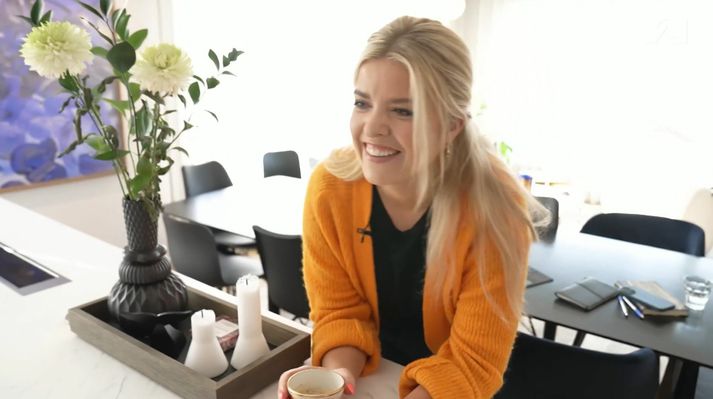 Sindri velti öllum steinum með Áslaugu Örnu yfir morgunbollanum.